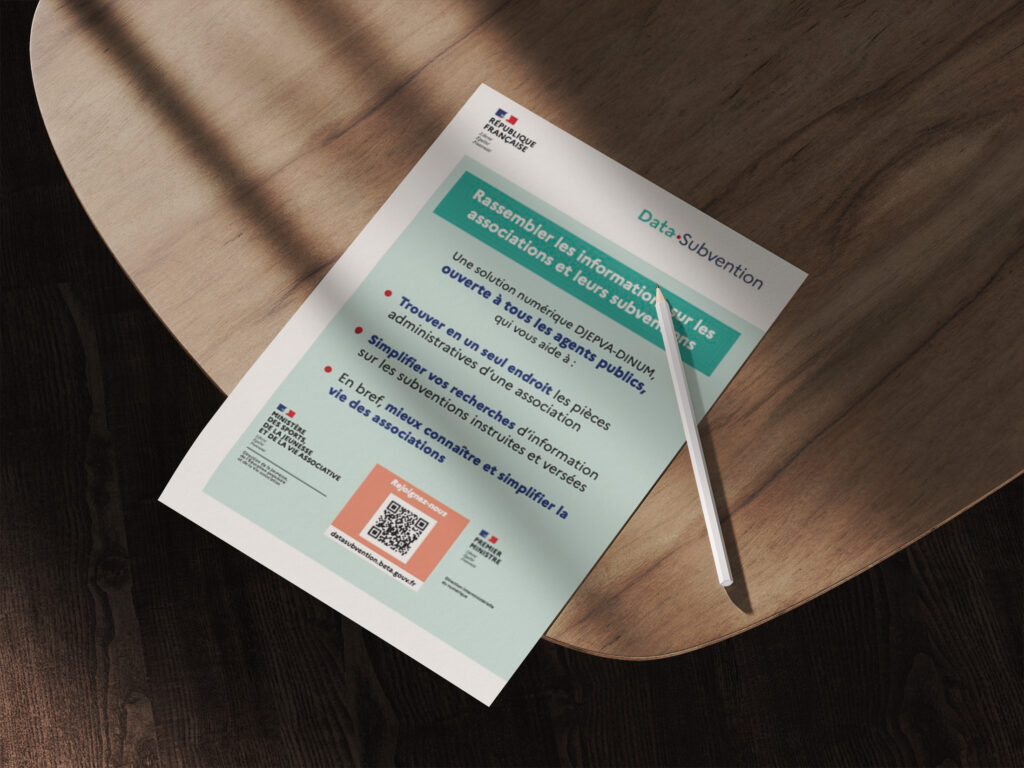 Mockup d’un flyer Data.Subvention conçu par Hops Agency